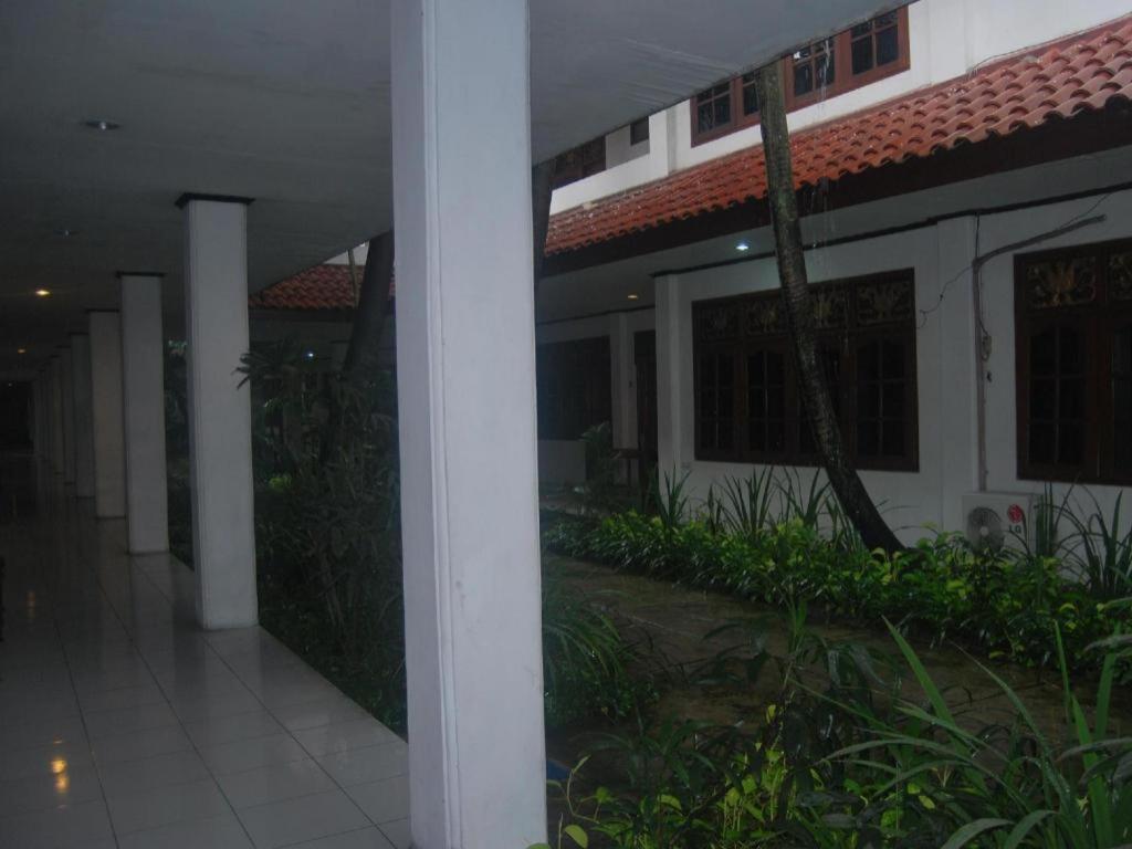 Sadinah Sahid Josodipuro Hotel Colomadu Luaran gambar