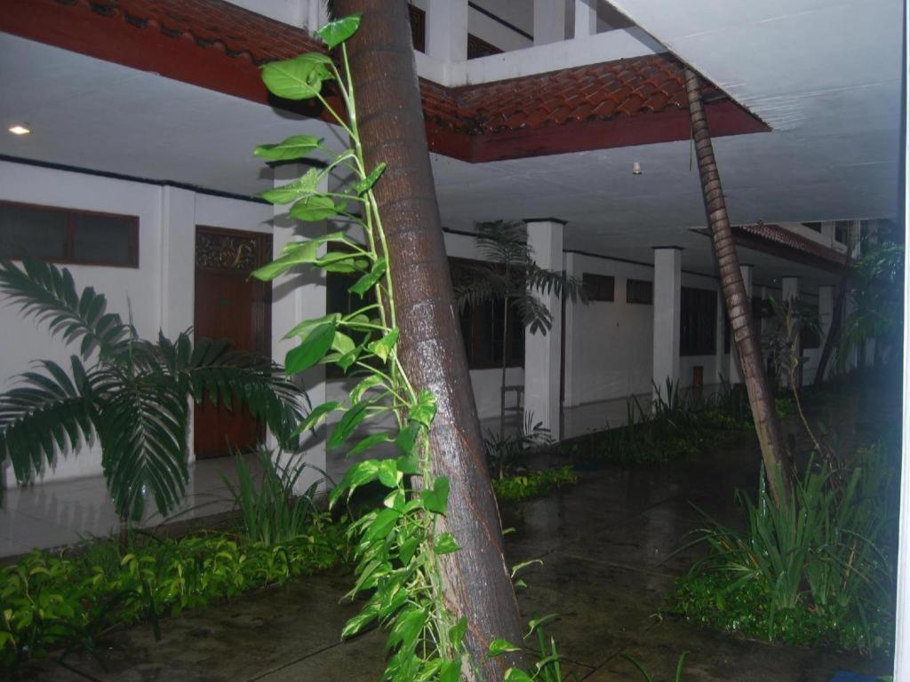 Sadinah Sahid Josodipuro Hotel Colomadu Luaran gambar