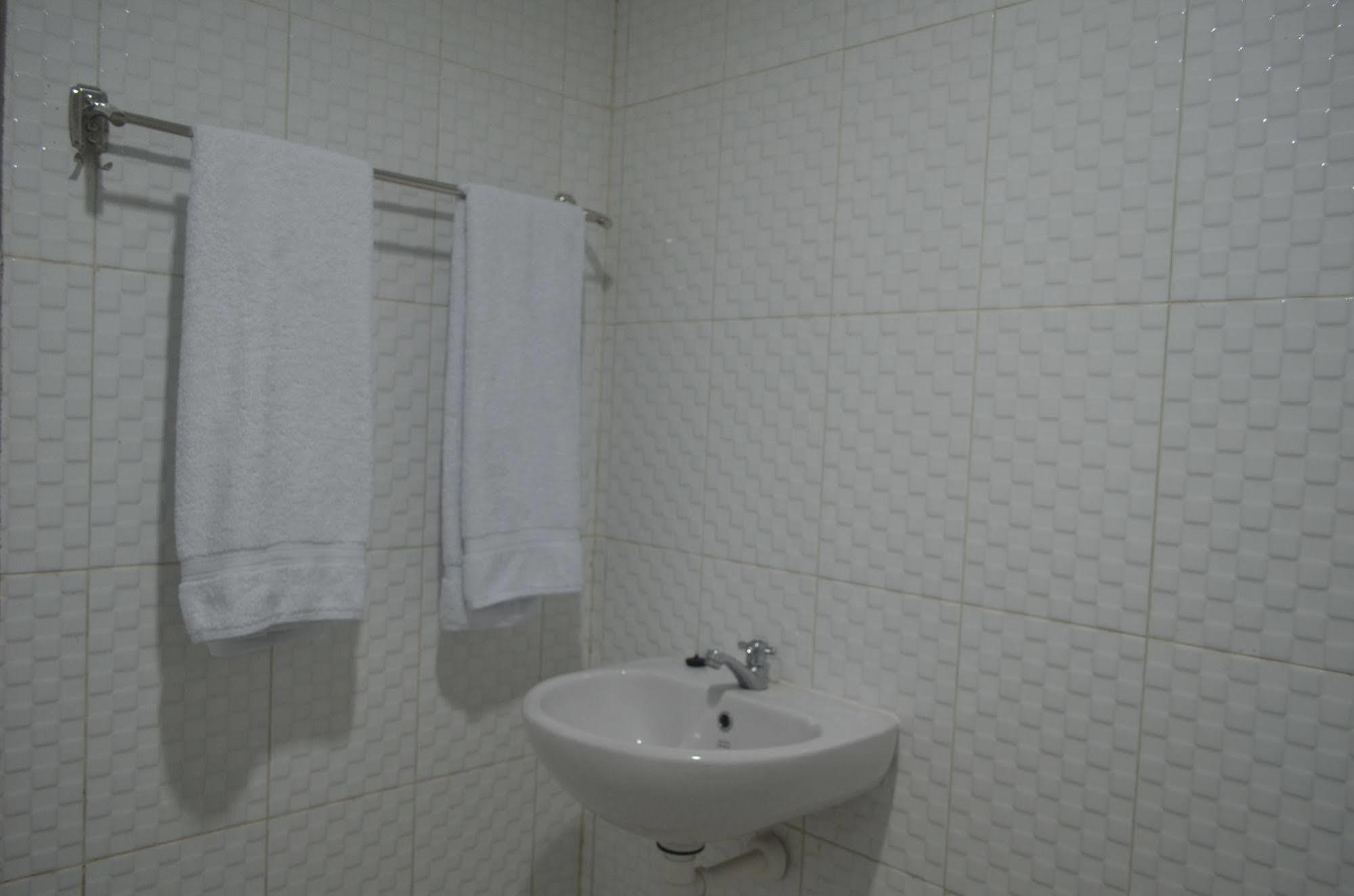 Sadinah Sahid Josodipuro Hotel Colomadu Luaran gambar