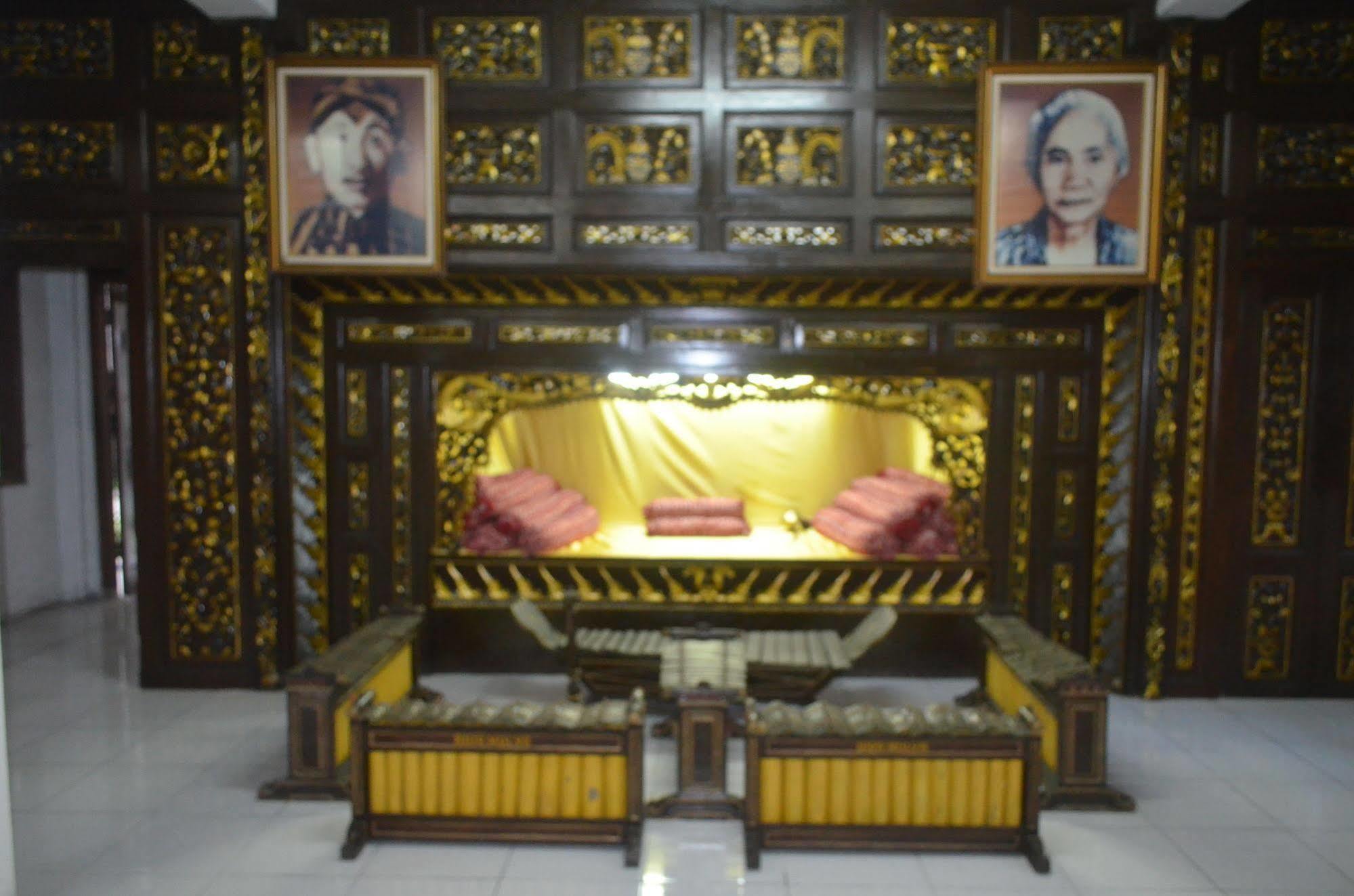 Sadinah Sahid Josodipuro Hotel Colomadu Luaran gambar