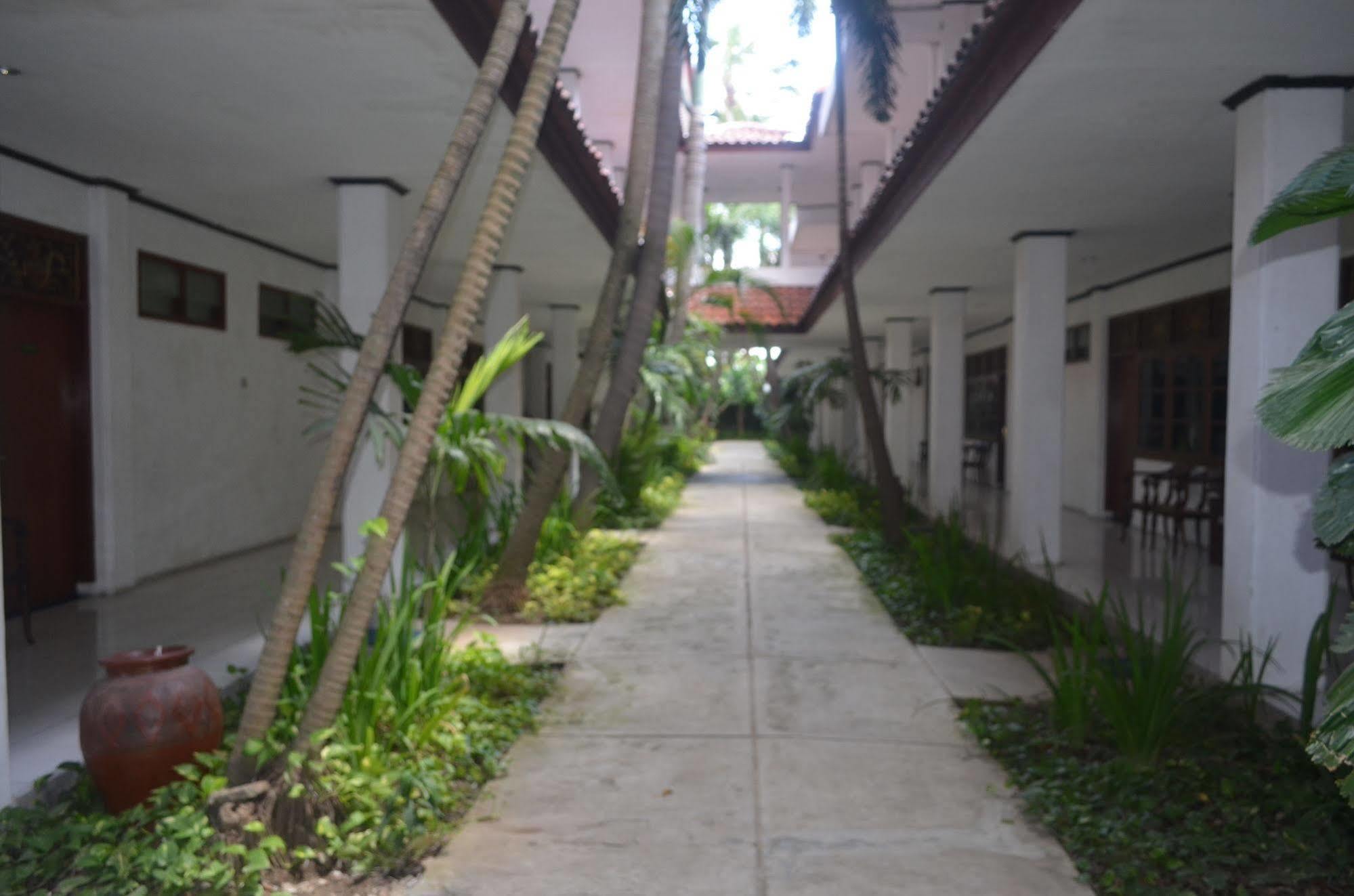 Sadinah Sahid Josodipuro Hotel Colomadu Luaran gambar