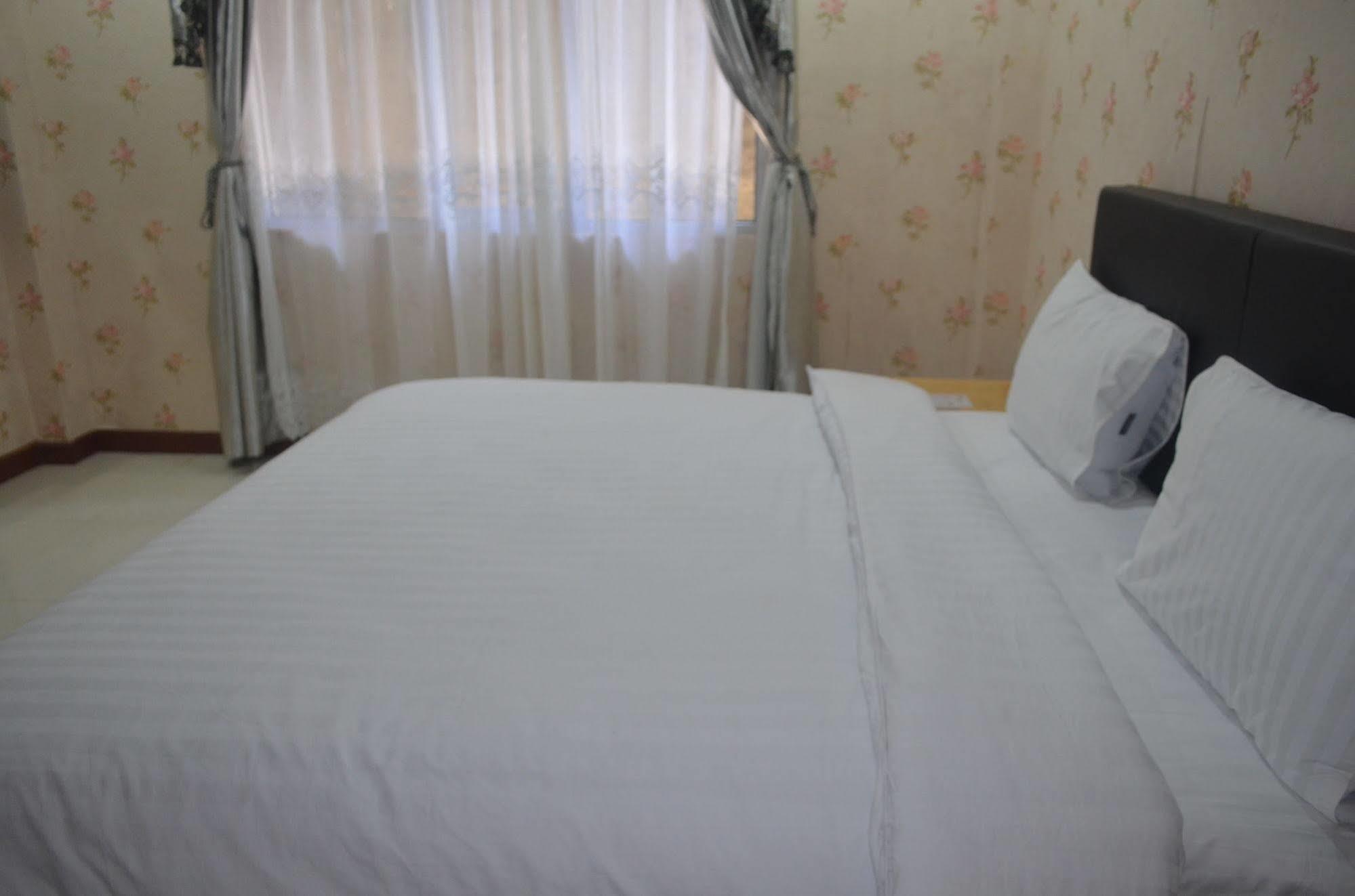 Sadinah Sahid Josodipuro Hotel Colomadu Luaran gambar