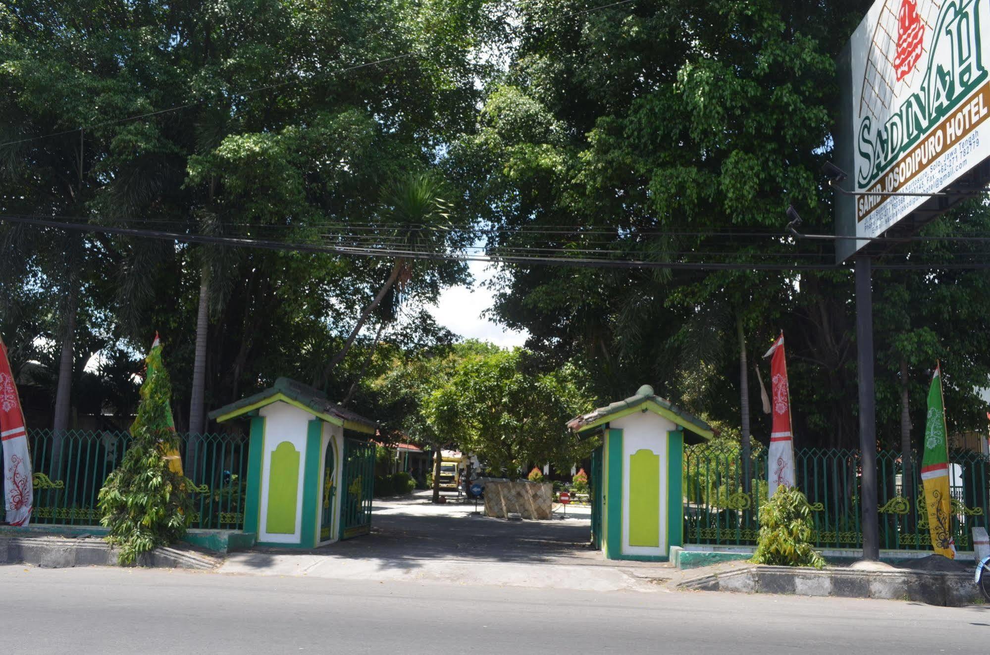 Sadinah Sahid Josodipuro Hotel Colomadu Luaran gambar